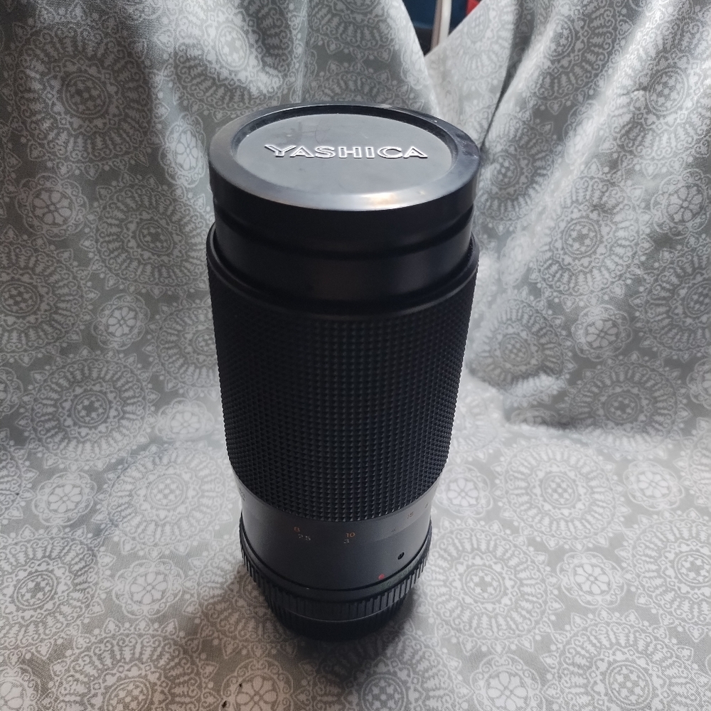 Yashica ML Zoom 80-200mm 1:4 F4 Lens for Contax/Yashica Mount Cameras